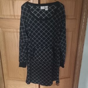 Elegant Black and Gray Patterned Dress